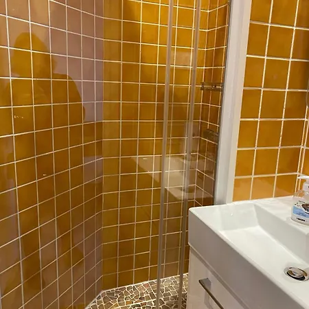 Beachside Art Deco - Direct Tram To Airport Appartement