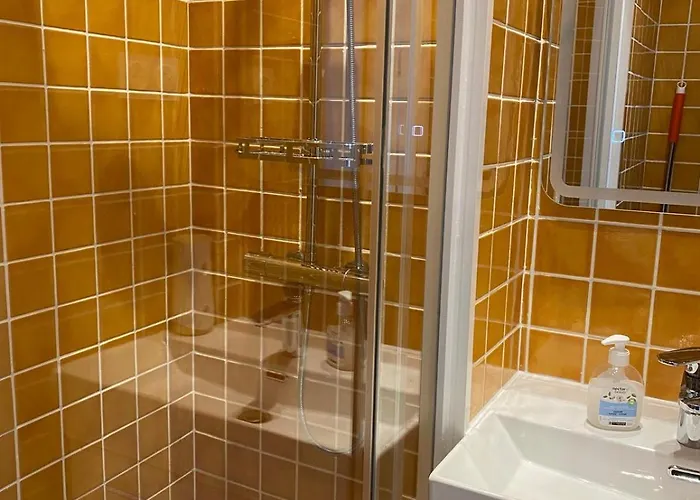 Beachside Art Deco - Direct Tram To Airport Appartement *